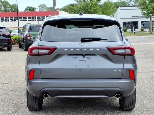 Certified 2024 Ford Escape ST-Line w/ Tech Pack #1 AWD/4WD image 17
