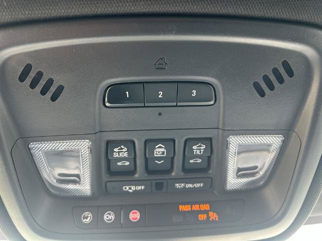 Used 2023 Chevrolet Traverse Premier w/ Redline Edition AWD/4WD image 12