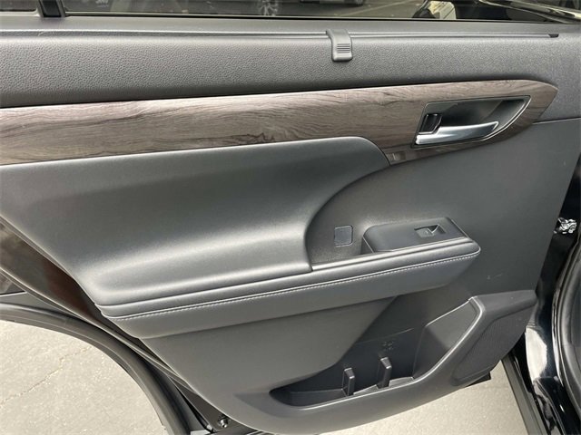 Used 2022 Toyota Highlander Platinum image 22