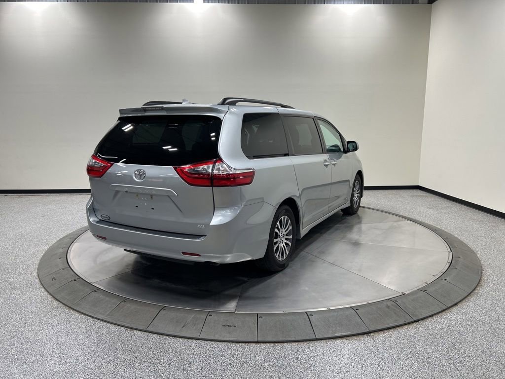 Used 2020 Toyota Sienna XLE FWD image 7