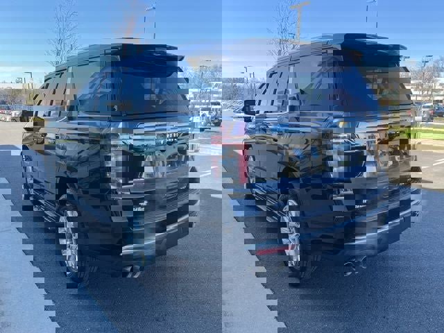 Used 2023 Chevrolet Tahoe Premier image 3