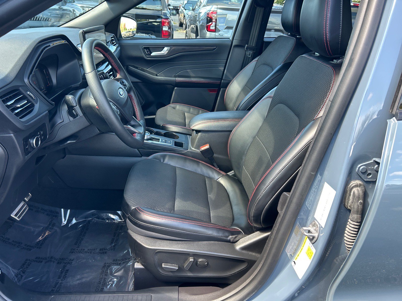 Certified 2023 Ford Escape ST-Line w/ Tech Pack #1 AWD/4WD image 5