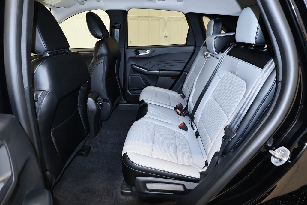 Certified 2024 Ford Escape SE image 30