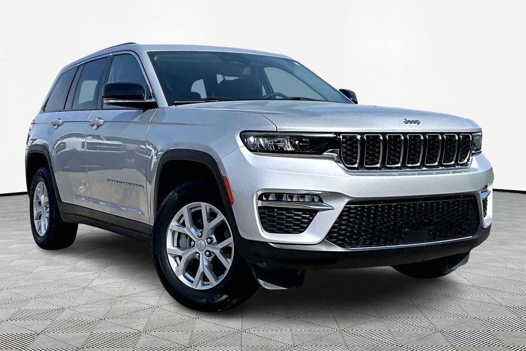 Used 2023 Jeep Grand Cherokee Limited AWD/4WD image 12