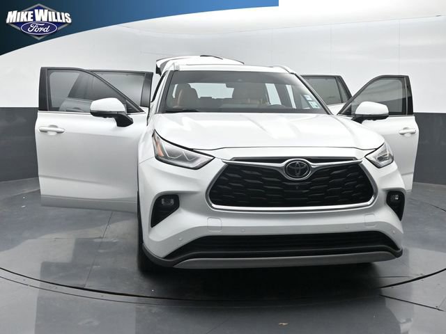 Used 2023 Toyota Highlander Platinum FWD image 9