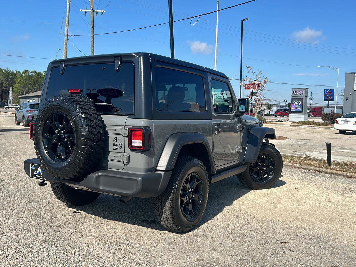 Used 2021 Jeep Wrangler Sport image 17
