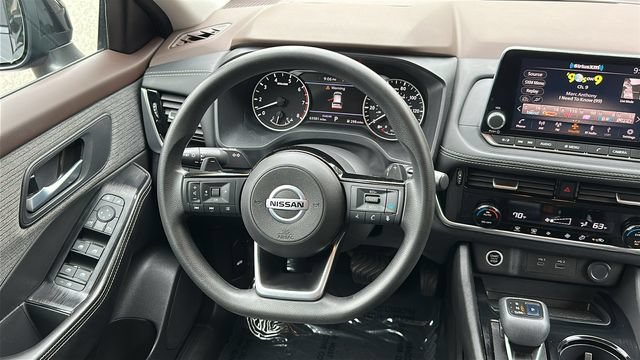 Used 2021 Nissan Rogue SV FWD image 23