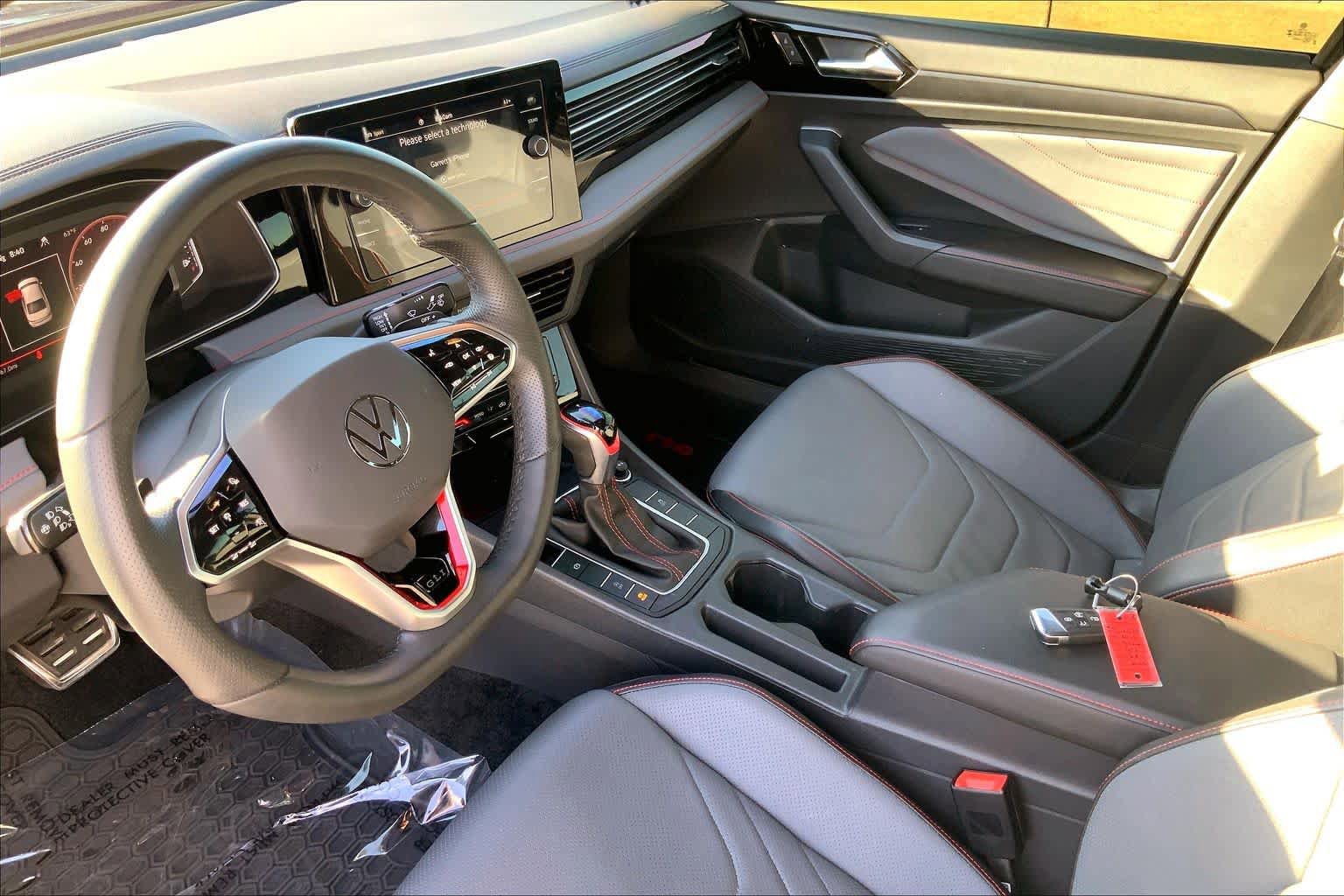 Used 2025 Volkswagen Jetta GLI Autobahn FWD image 16