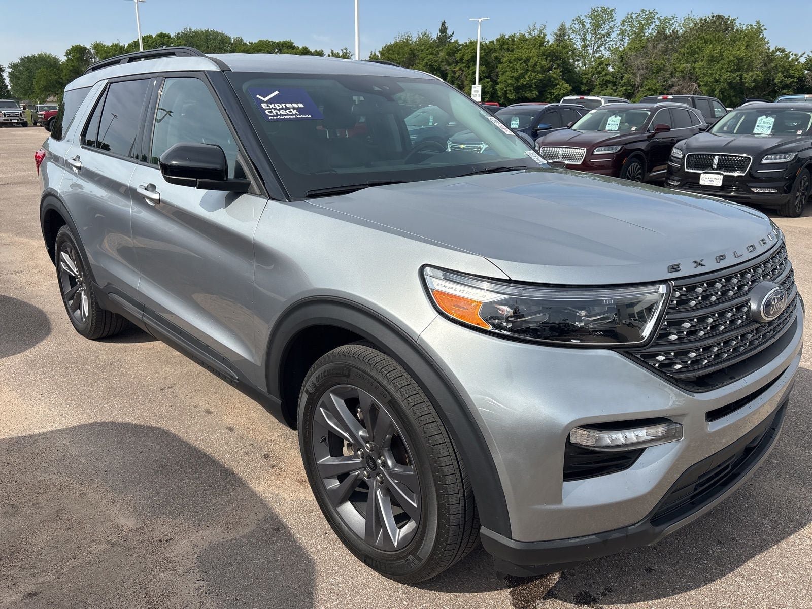Certified 2023 Ford Explorer XLT w/ Equipment Group 202A AWD/4WD image 7