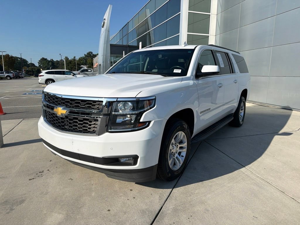 Used 2019 Chevrolet Suburban LT RWD image 3