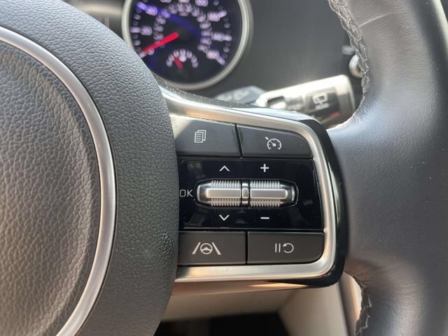Used 2023 Kia Carnival LX FWD image 25
