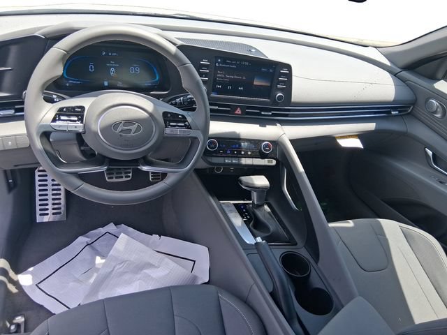 Used 2026 Hyundai Elantra Sport FWD image 12