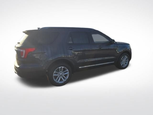 Certified 2017 Ford Explorer XLT w/ Equipment Group 202A image 3