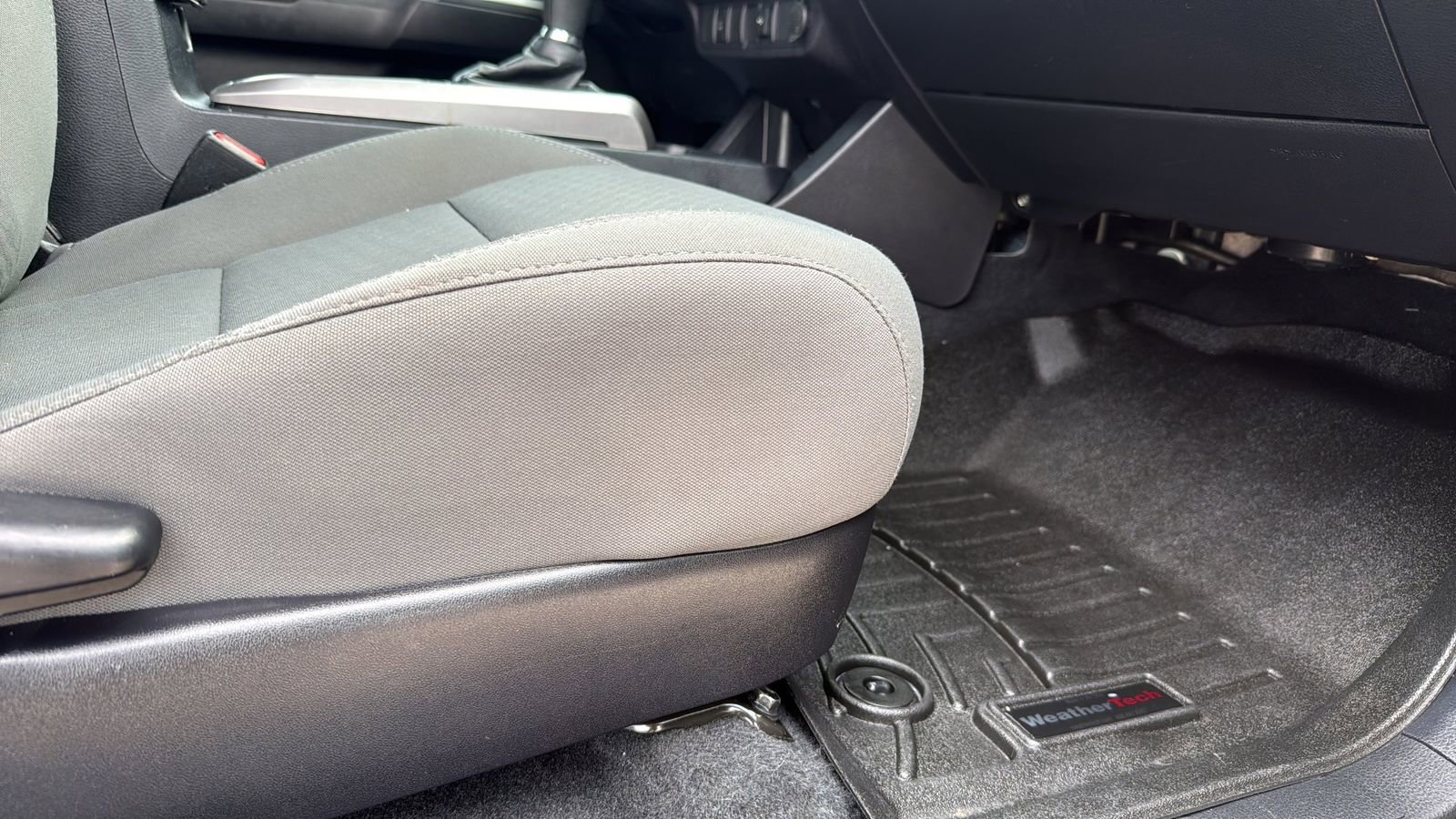 Used 2020 Toyota Tacoma SR5 w/ SR5 Appearance Package (SM) RWD image 21