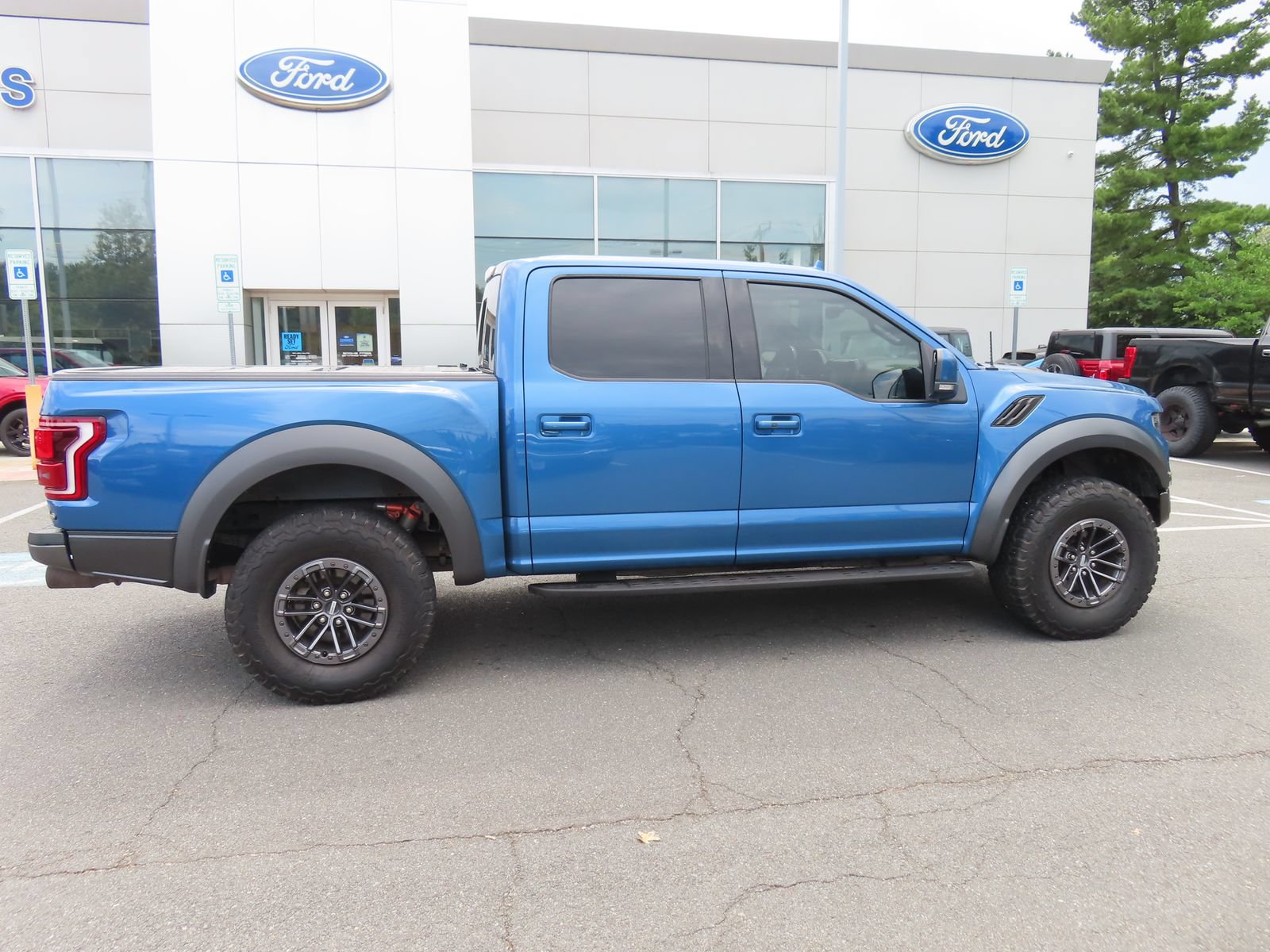 Certified 2019 Ford F150 Raptor w/ Equipment Group 802A Luxury AWD/4WD image 4
