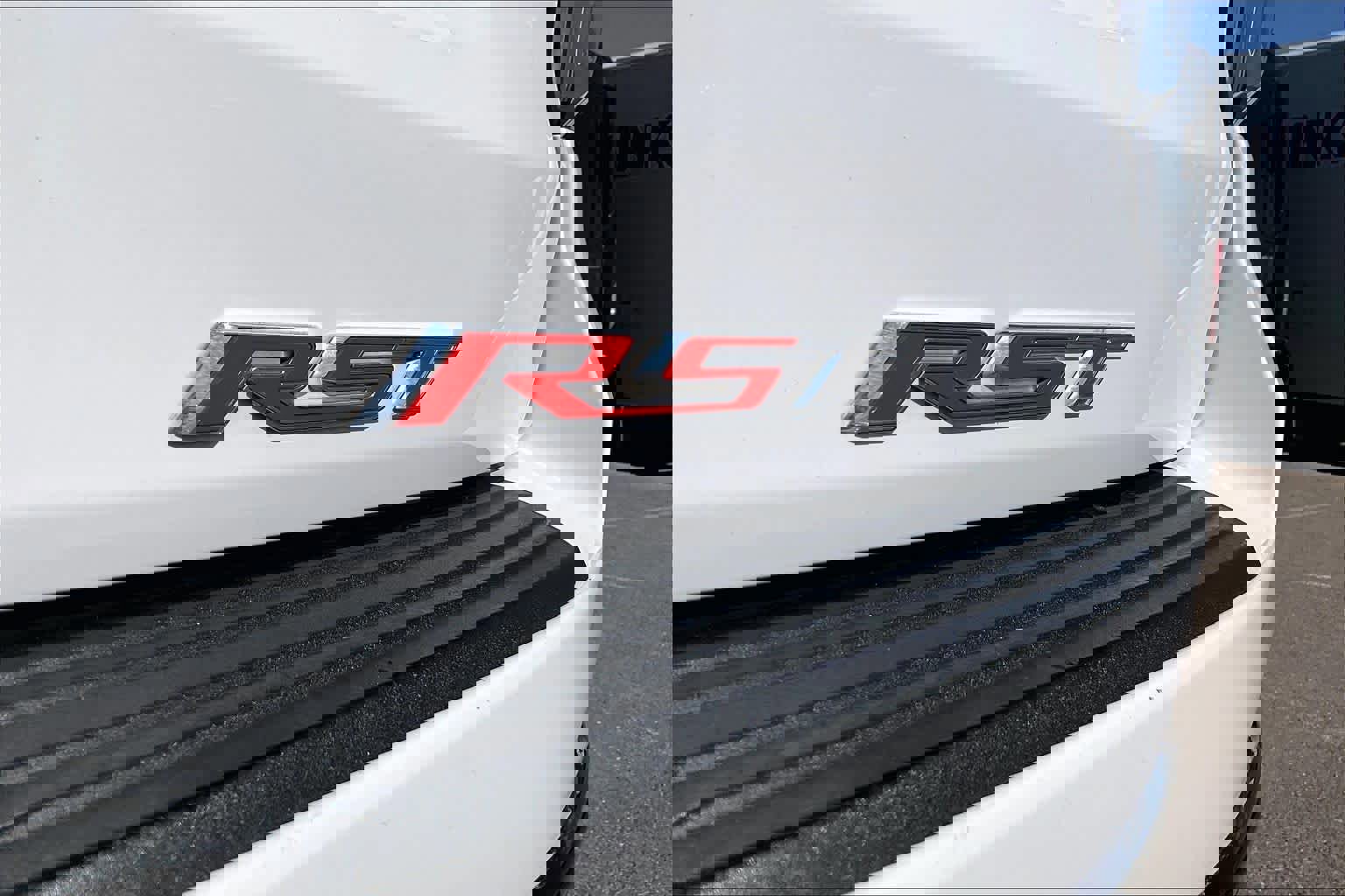 Used 2024 Chevrolet Suburban RST image 12