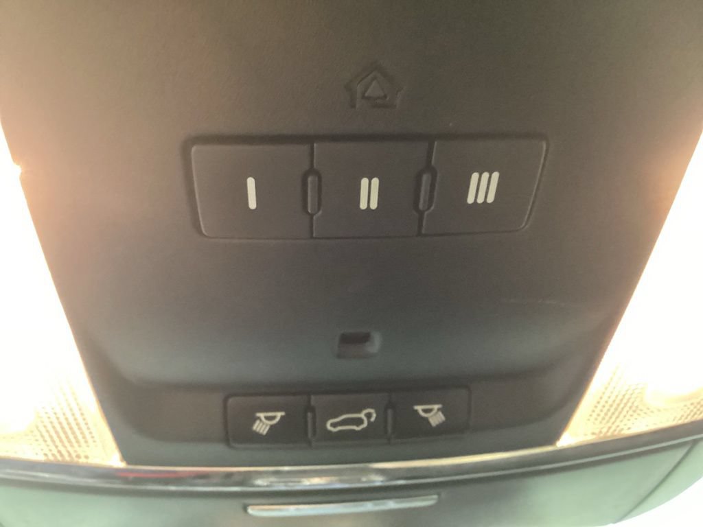 Used 2018 Jeep Grand Cherokee Altitude AWD/4WD image 22