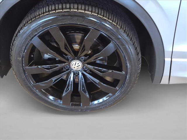 Used 2021 Volkswagen Tiguan SE R-Line FWD image 27