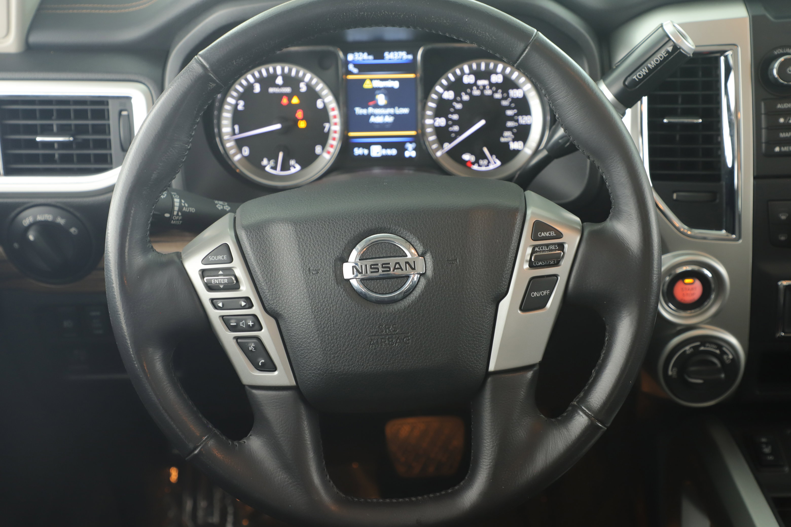 Used 2019 Nissan Titan SL image 20