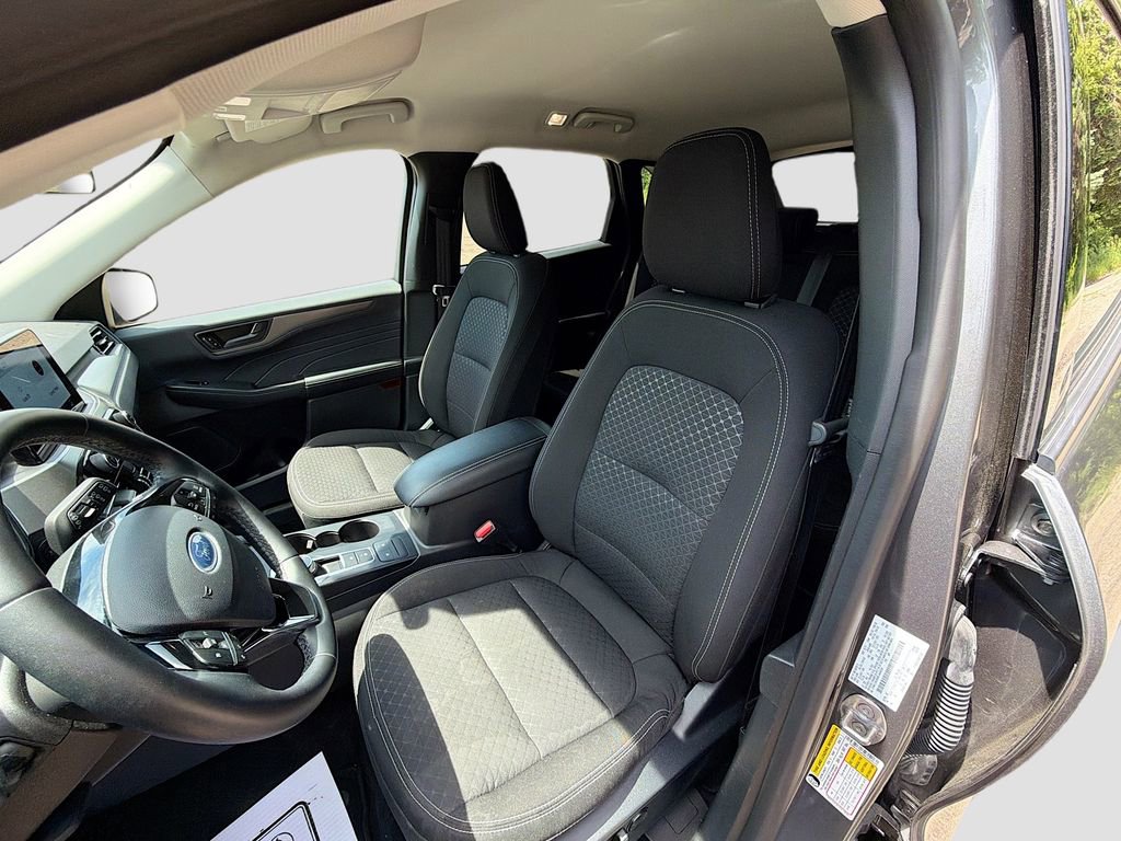 Certified 2024 Ford Escape Active AWD/4WD image 22