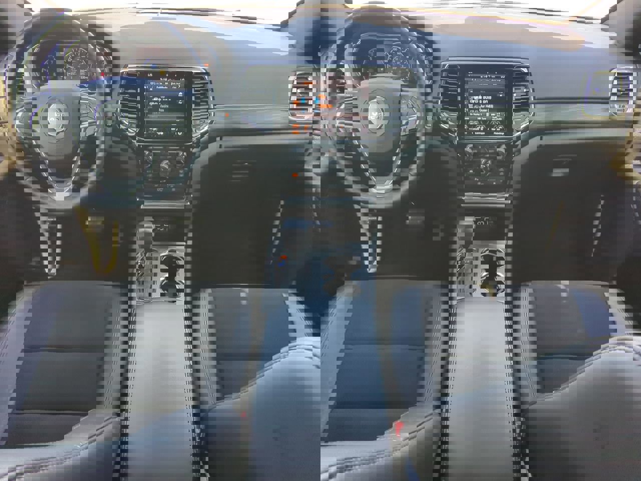 Used 2021 Jeep Grand Cherokee Laredo X image 13