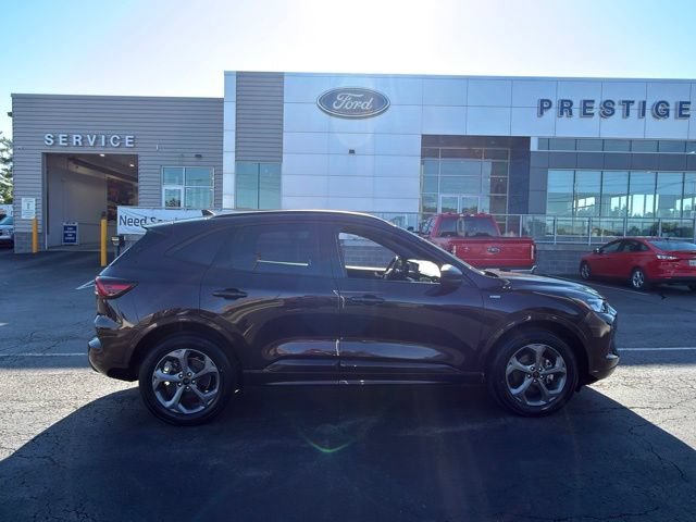 Certified 2023 Ford Escape ST-Line w/ Tech Pack #1 AWD/4WD image 8