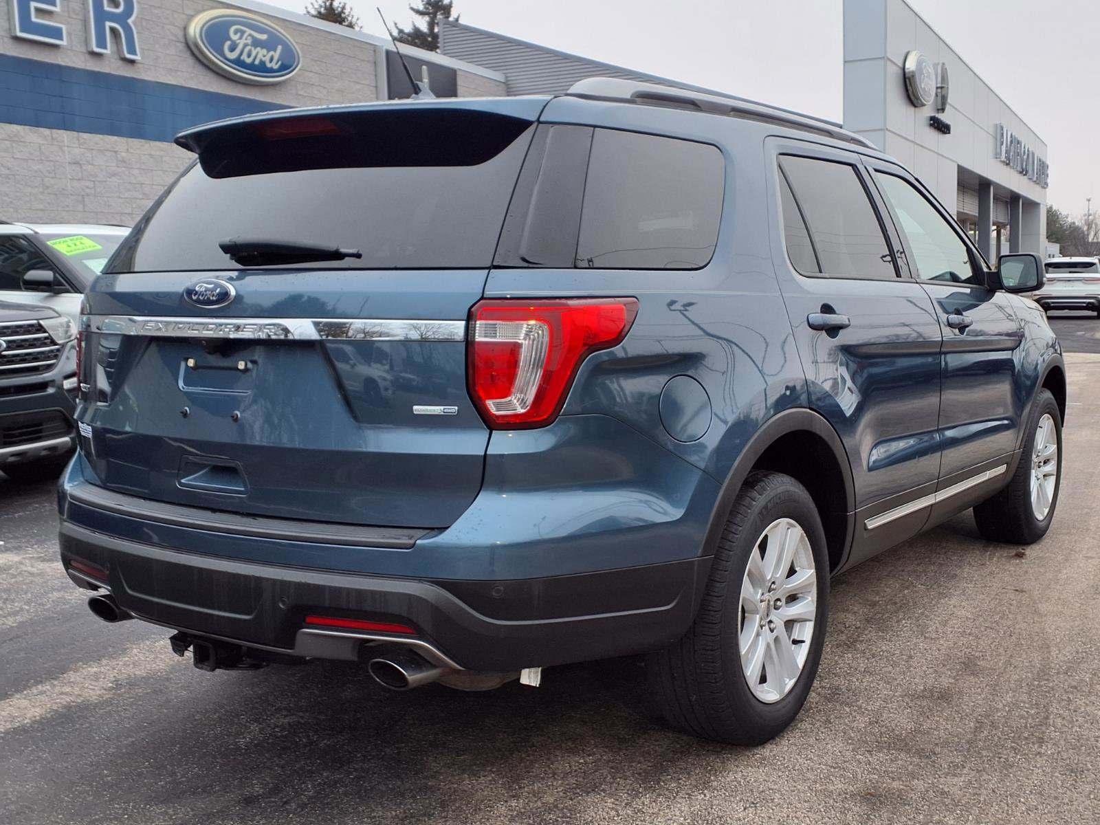 Certified 2019 Ford Explorer XLT w/ Equipment Group 202A image 5