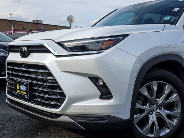 Used 2025 Toyota Grand Highlander AWD image 3