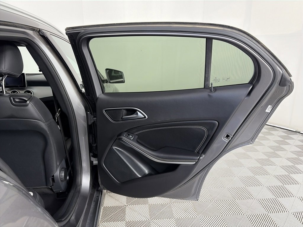Used 2017 Mercedes-Benz GLA 250 4MATIC image 28