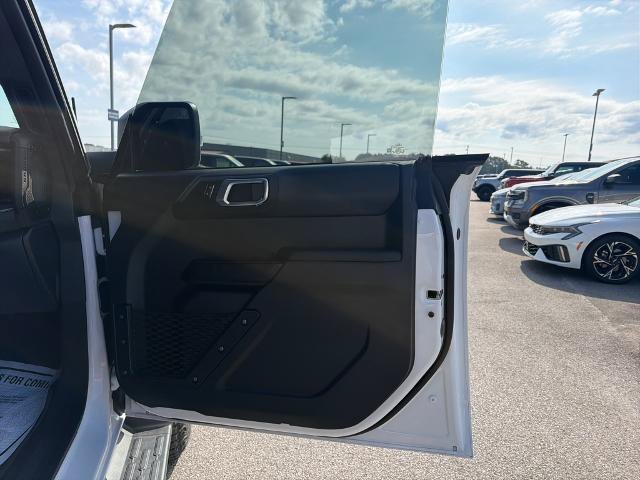 Certified 2025 Ford Bronco Outer Banks w/ Sasquatch Package AWD/4WD image 18