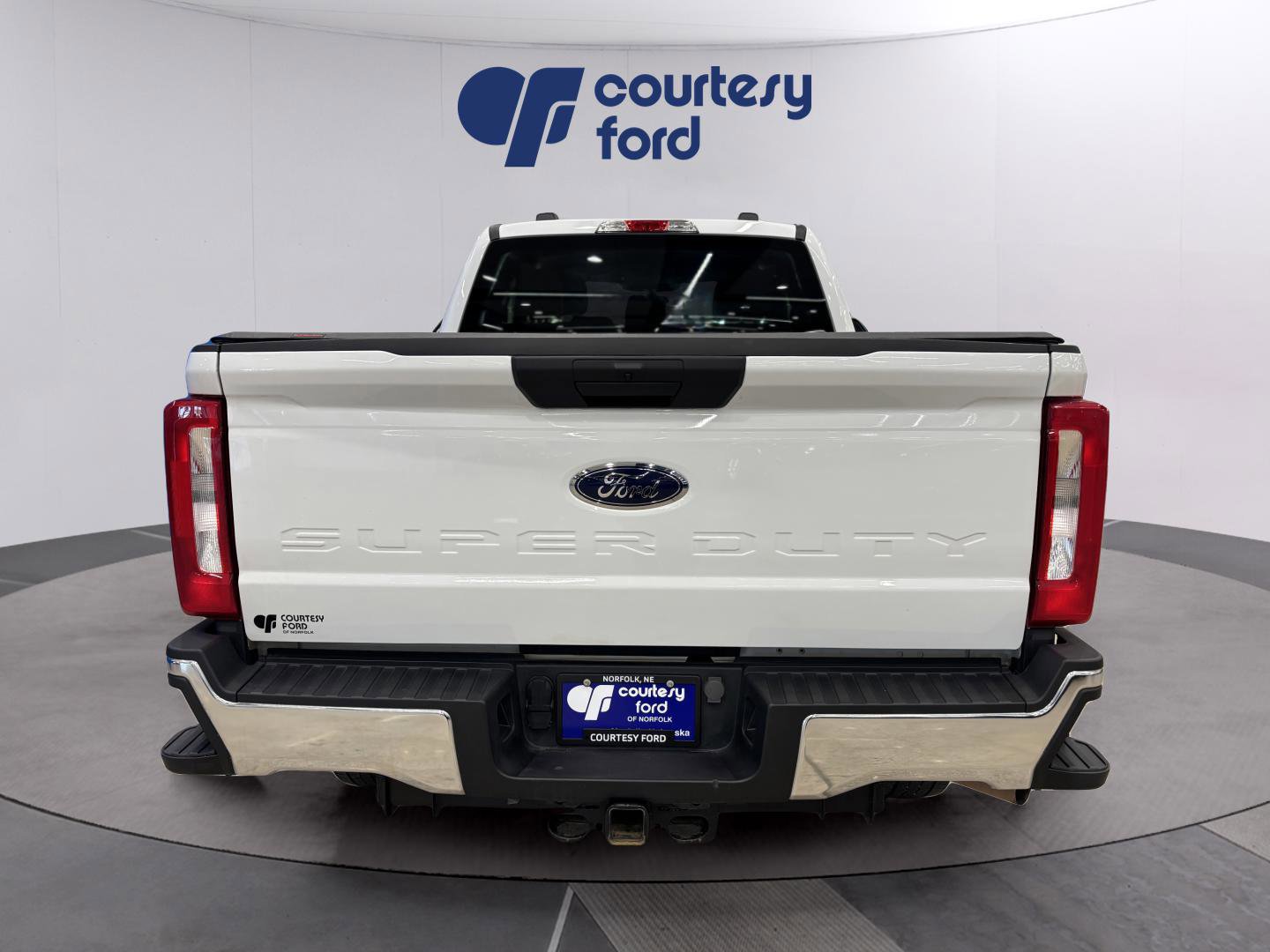 Certified 2023 Ford F250 XLT image 4