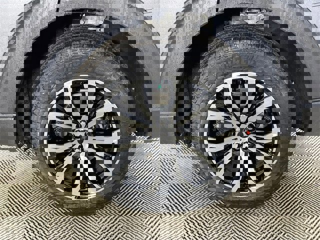 Certified 2025 Ford Explorer ST-Line image 25