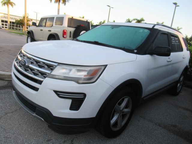 Certified 2018 Ford Explorer XLT FWD image 3