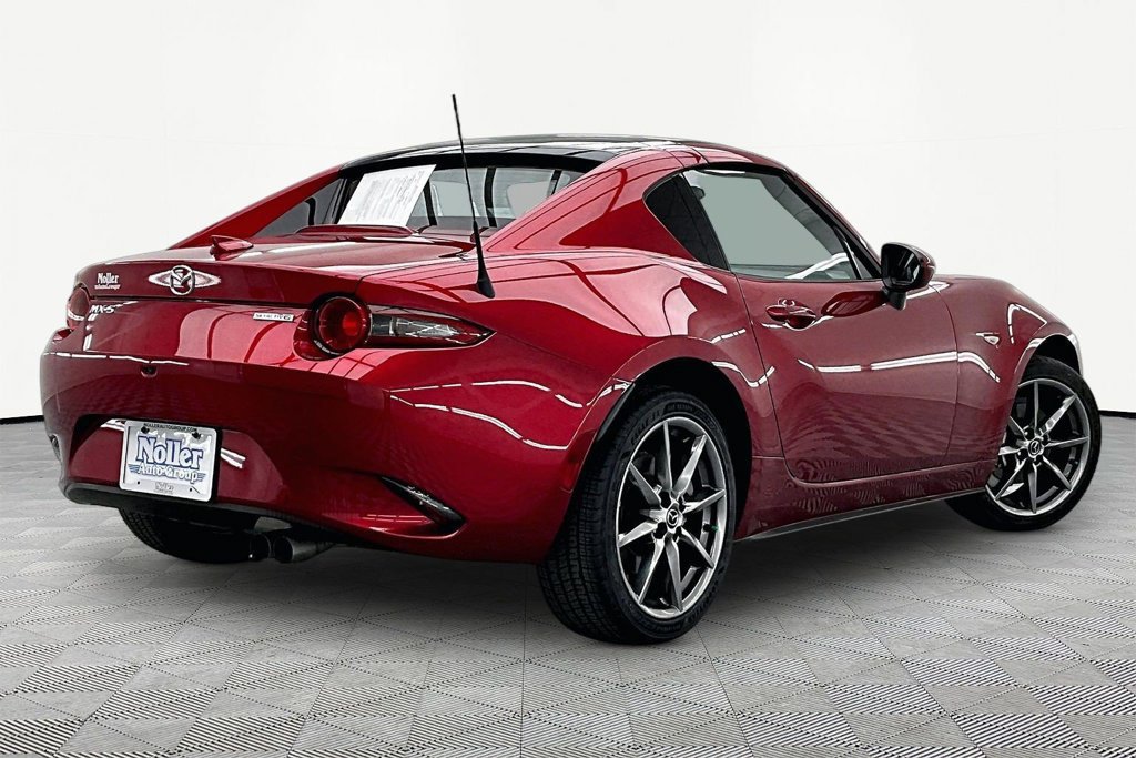 Used 2021 MAZDA MX-5 Miata RF Grand Touring RWD image 2