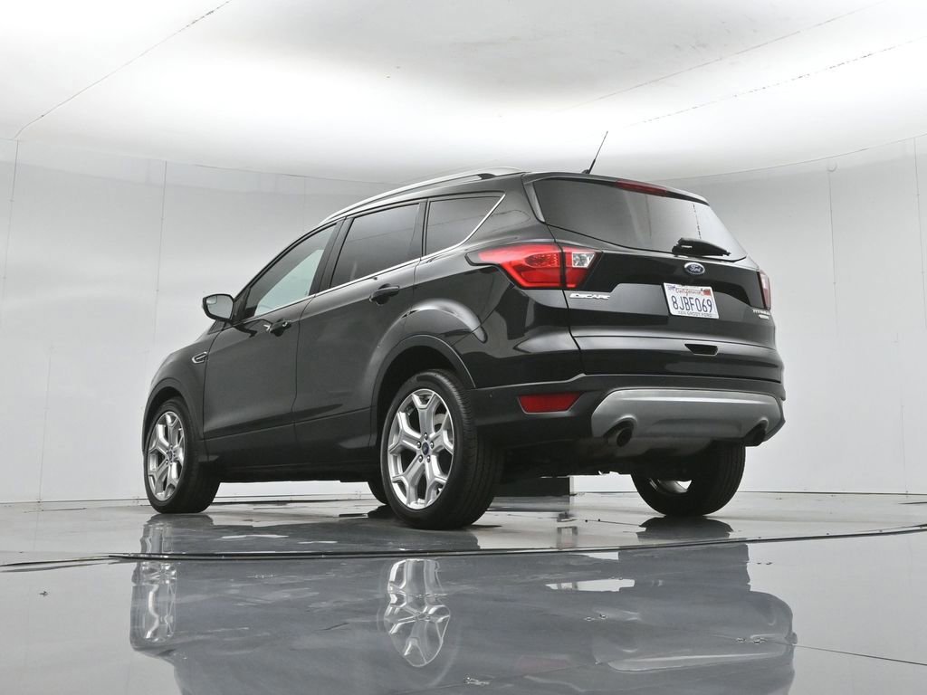 Certified 2019 Ford Escape Titanium FWD image 24