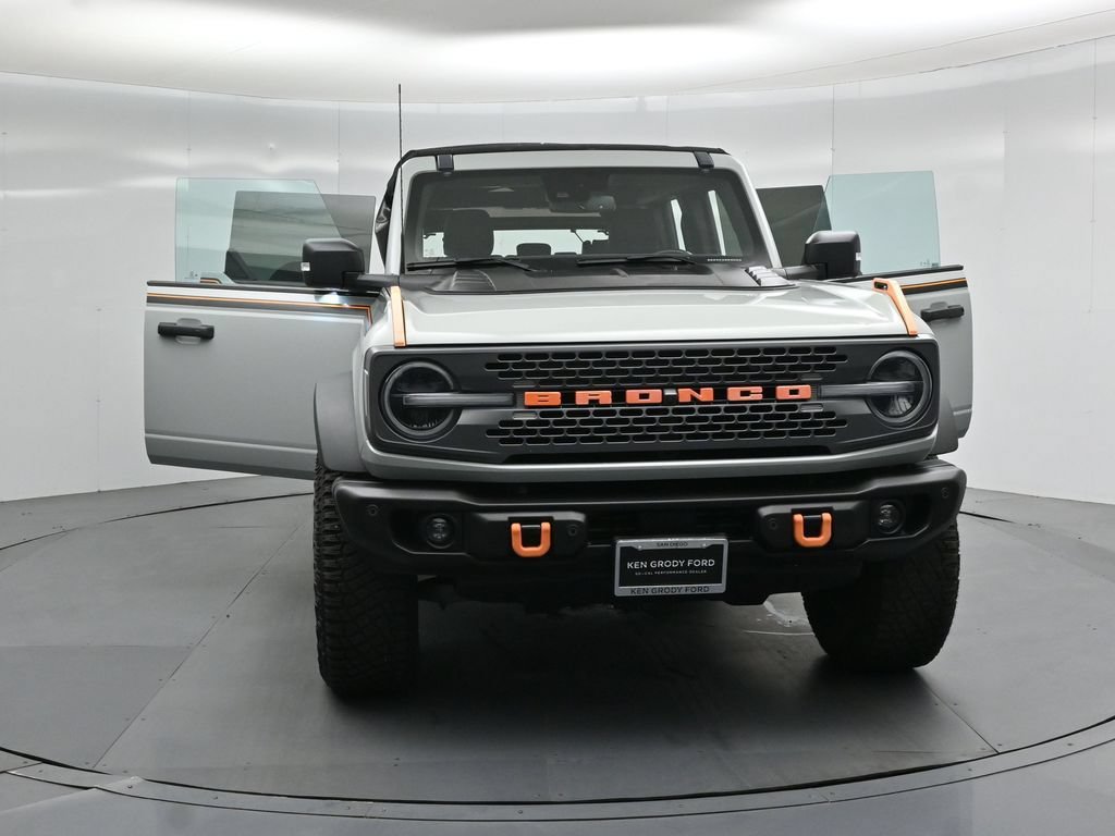 Certified 2023 Ford Bronco Badlands w/ Sasquatch Package AWD/4WD image 31