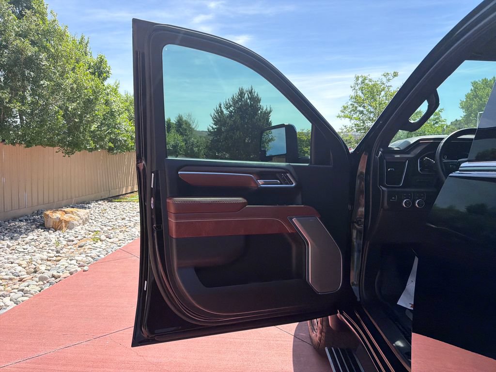 Used 2026 GMC Sierra 2500 Denali Ultimate w/ Max Trailering Package AWD/4WD image 10