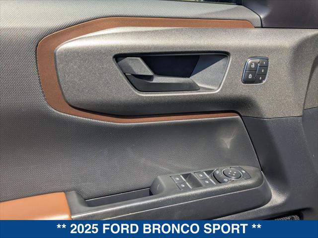 Certified 2025 Ford Bronco Sport Outer Banks w/ Outer Banks Tech Package+ AWD/4WD image 11