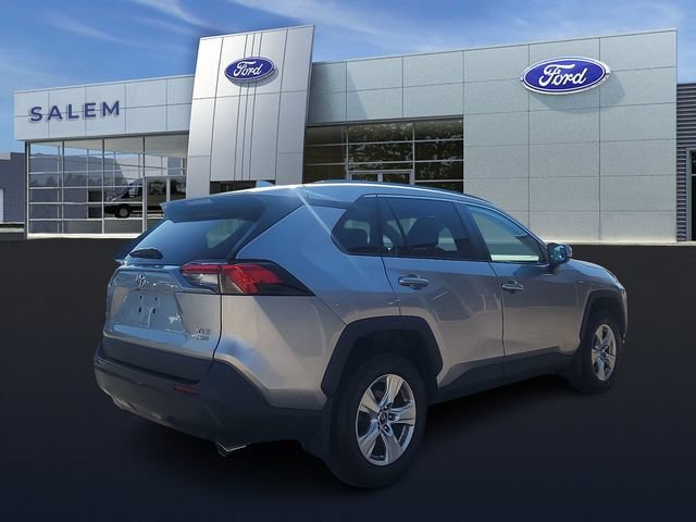 Used 2020 Toyota RAV4 XLE w/ Convenience Package AWD/4WD image 3