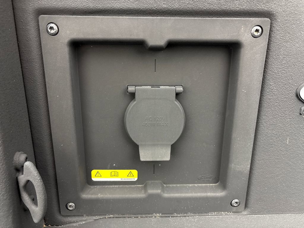 Certified 2022 Ford F150 Platinum w/ Equipment Group 701A High image 33