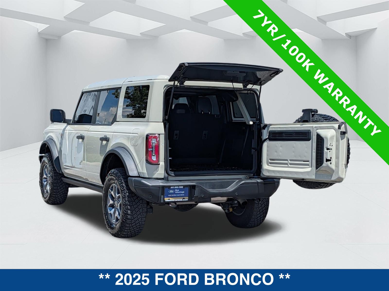 Certified 2025 Ford Bronco Badlands AWD/4WD image 14