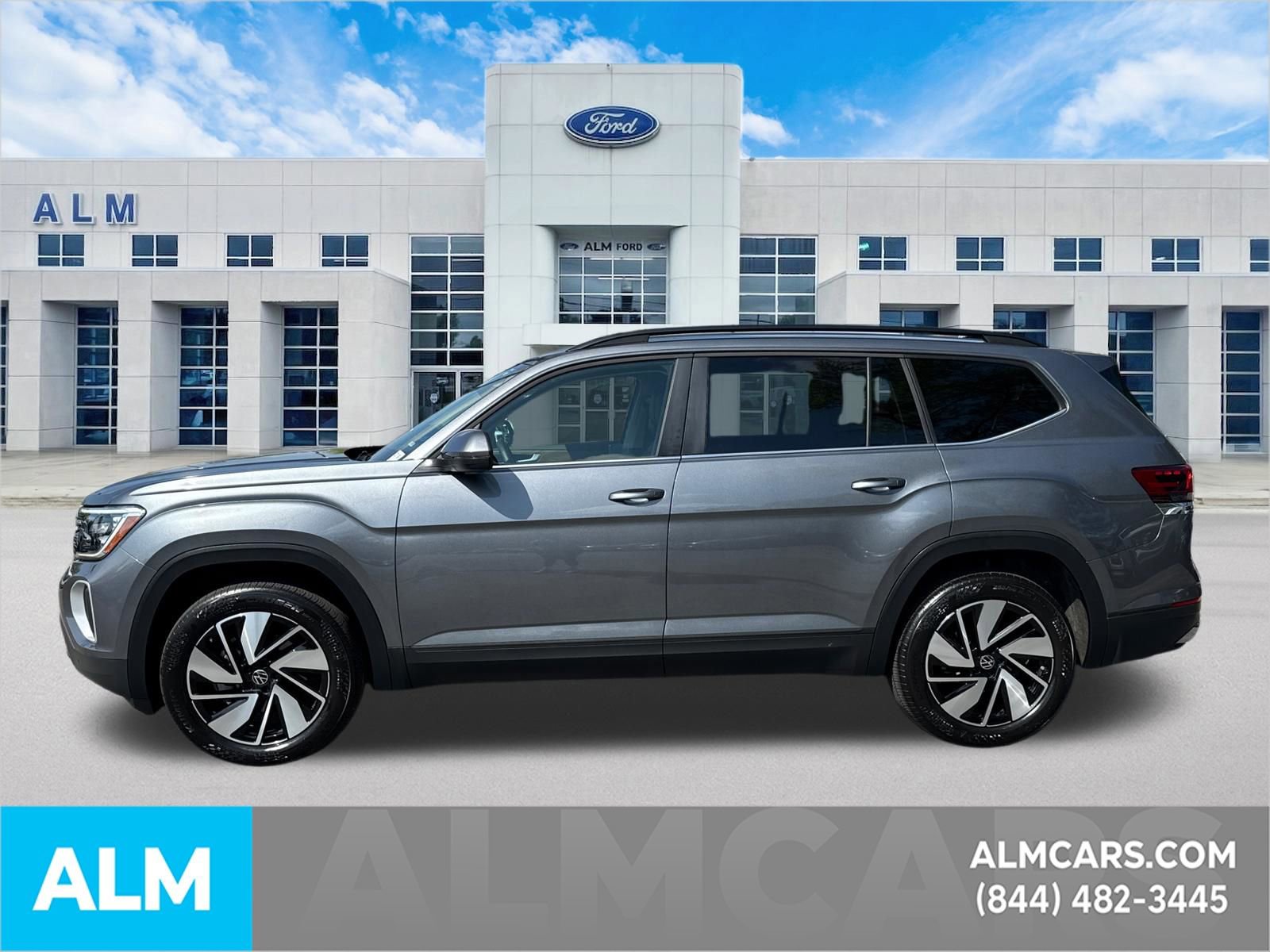 Used 2025 Volkswagen Atlas SE FWD image 9