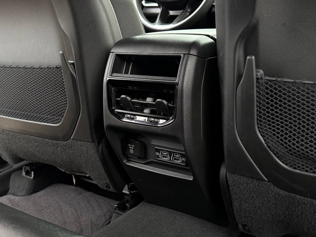 Used 2025 Jeep Grand Cherokee Altitude AWD/4WD image 18