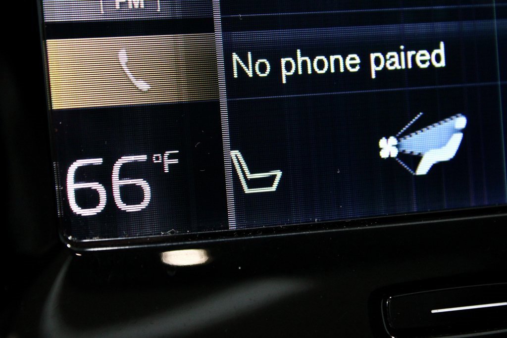 Used 2022 Volvo XC40 T5 Inscription image 5