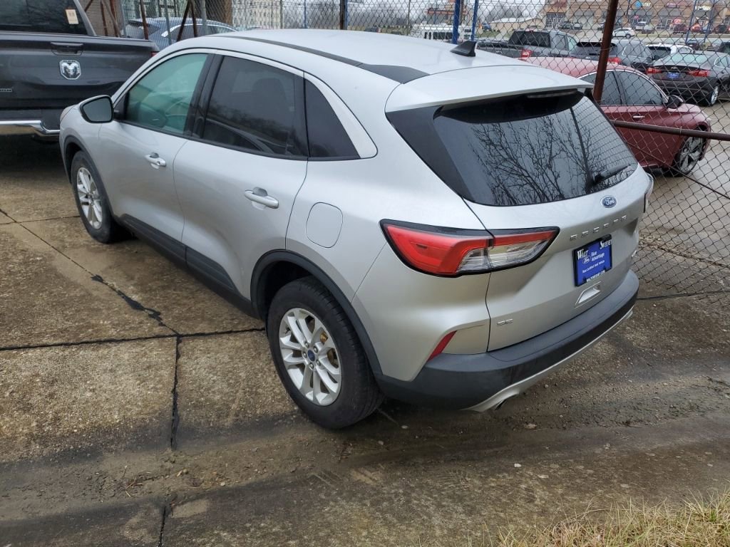 Certified 2020 Ford Escape SE image 3