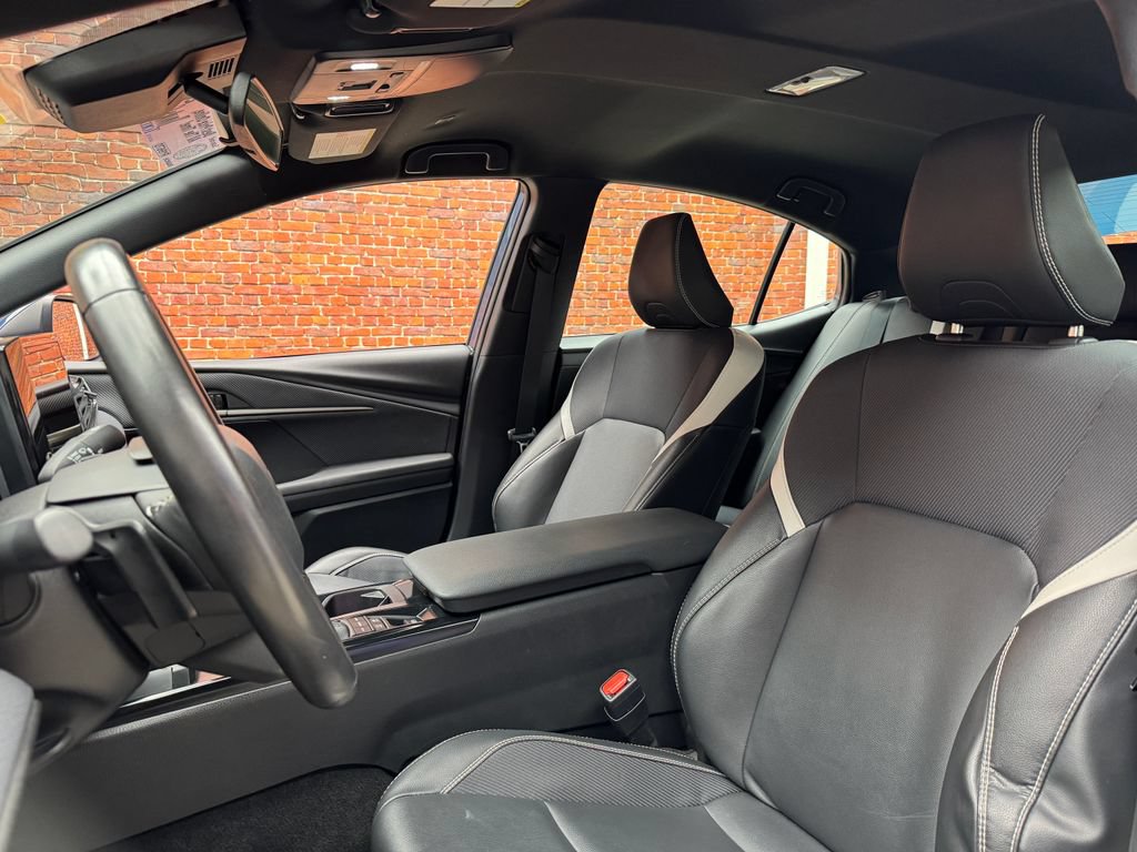 Used 2025 Toyota Camry SE FWD image 23
