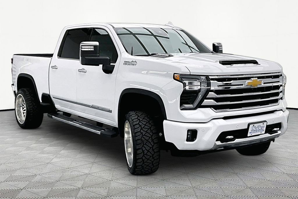 Used 2024 Chevrolet Silverado 2500 High Country AWD/4WD image 12