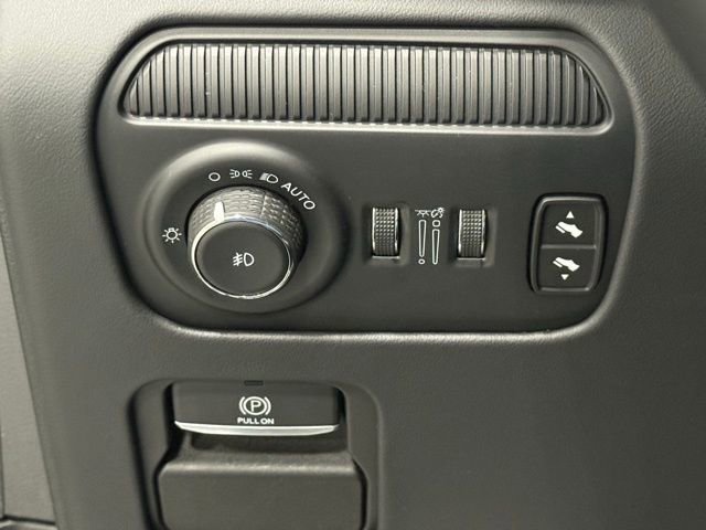 Used 2024 Jeep Grand Wagoneer L Series II w/ Quick Order Packagew 28T AWD/4WD image 17