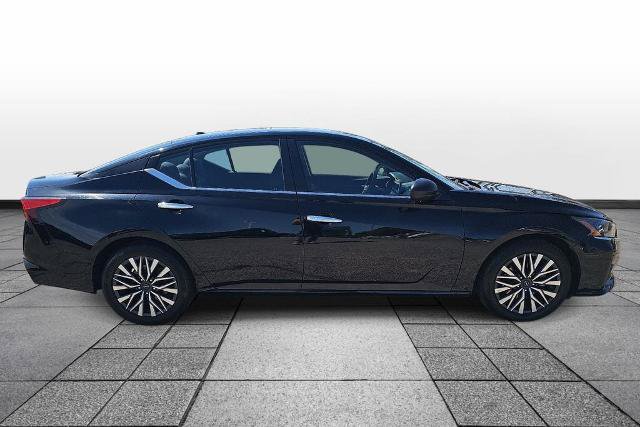 Used 2024 Nissan Altima 2.5 SV FWD image 4