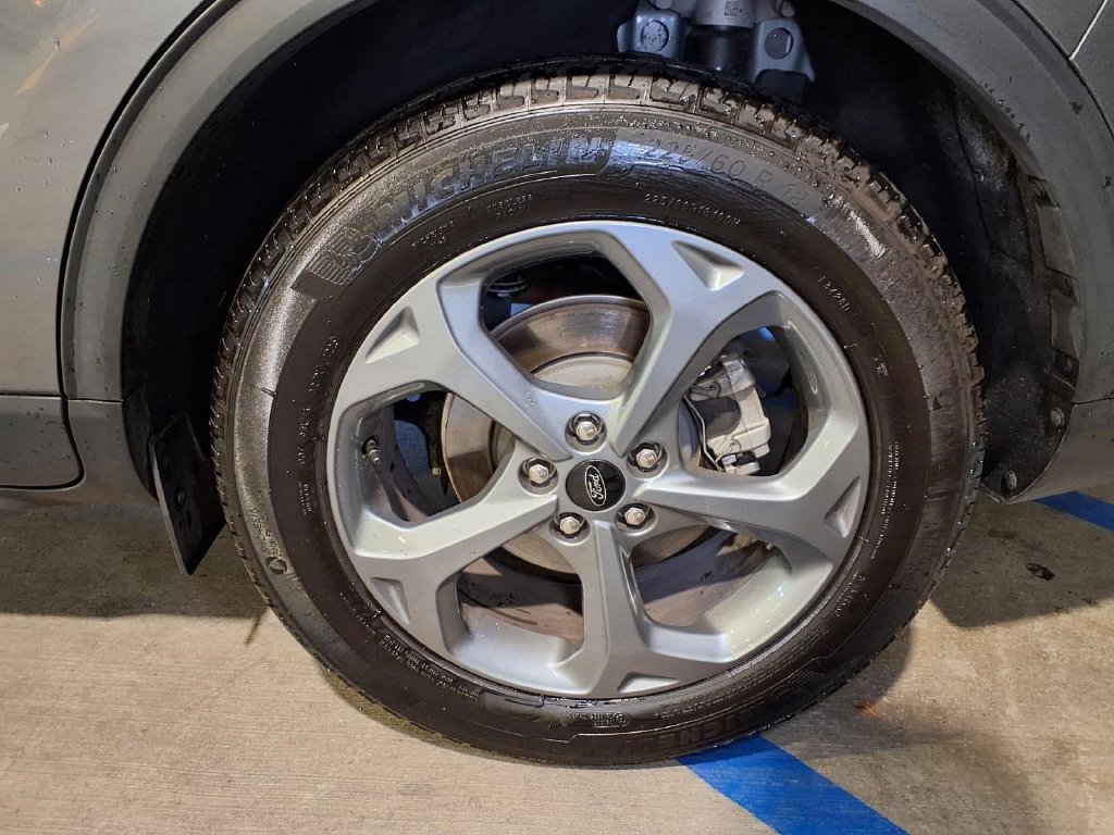 Certified 2025 Ford Escape ST-Line FWD image 23